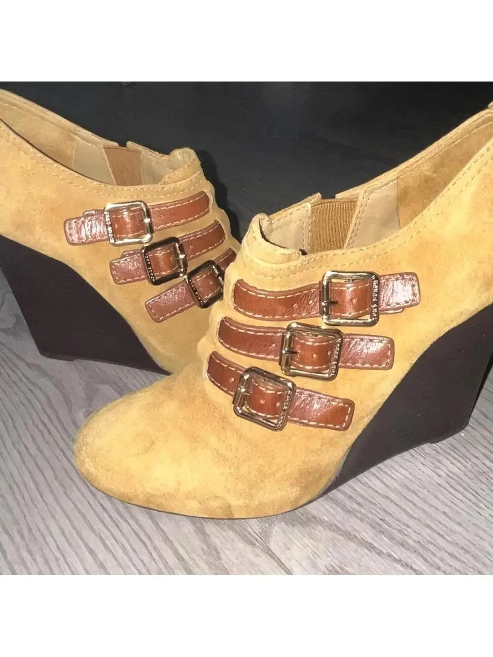 Tory Burch Gabriel High Wedge, Size 7M